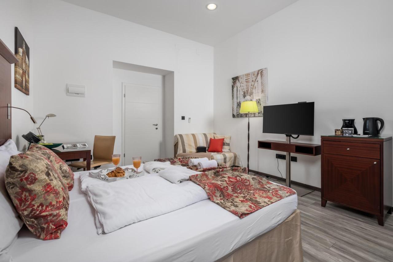 Apartamento Continentale Rijeka Exterior foto